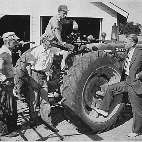 H0038-3 - Gerald Ford campaigning with farmers, 1948