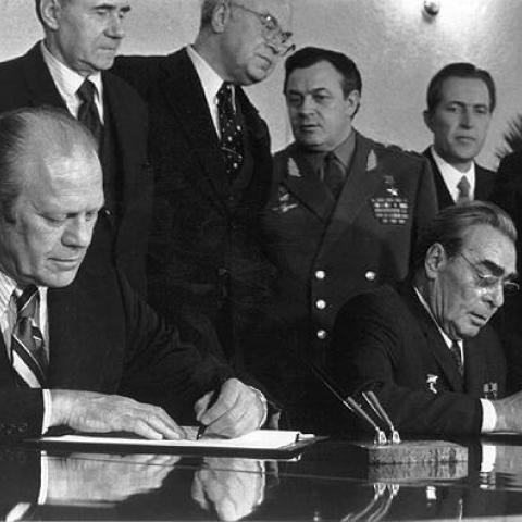 president-ford-and-soviet-general-secretary-leonid-I-brezhnev