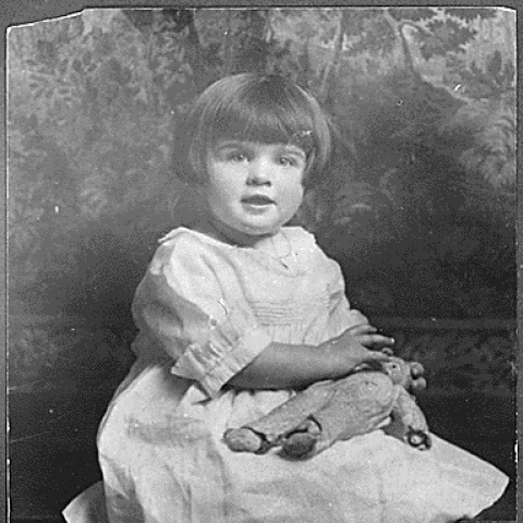 H0004-4. Betty Bloomer, age 3. April 1921.