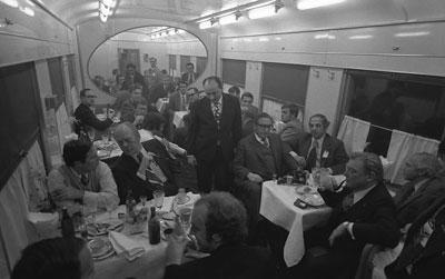 A2101-09. President Ford and his staff dine on a Soviet train enroute to Vozdvizhenka Airport, near Vladivostok, USSR.  November 24, 1974. 
