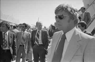 A6311-09. Upon arriving at McClellan Air Force Base after the attempt on his life by Lynette “Squeaky”  Fromme in Sacramento, California, President Ford waits to board Air Force One and return to Washington. September 5, 1975