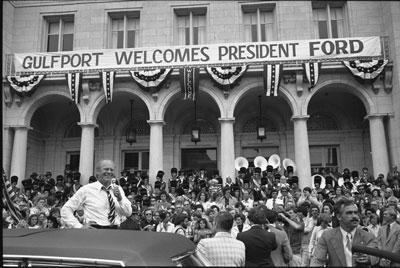 B1654-07. President Ford greets well-wishers during a campaign stop in Gulfport, Mississippi.   September 26, 1976.