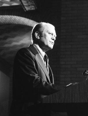 B2820-13. President Ford makes remarks at the dedication of the National Defense University at Fort Lesley J. McNair.  January 18, 1977.