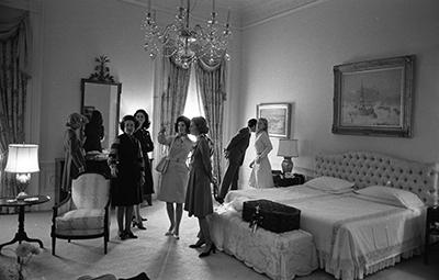 A1079-13A. Mrs. Ford and Susan Ford give Lady Bird Johnson, Luci Baines Nugent, Lynda Bird Robb, and Charles Robb a tour of the White House Residence prior to Mrs. Ford's admittance to Bethesda Naval Hospital for her breast cancer surgery. September 27, 1974.