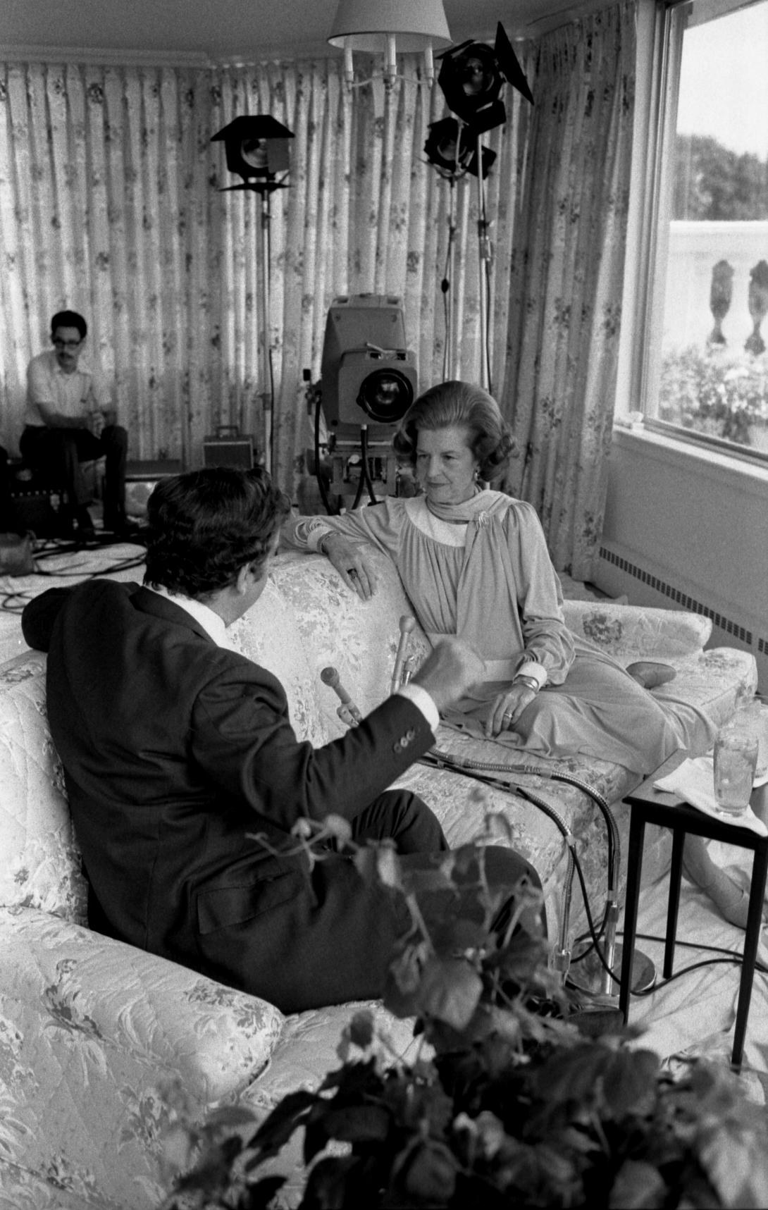 A5611-34A. First Lady Betty Ford participates in a CBS “60 Minutes” interview with Morley Safer.  July 21, 1975.  