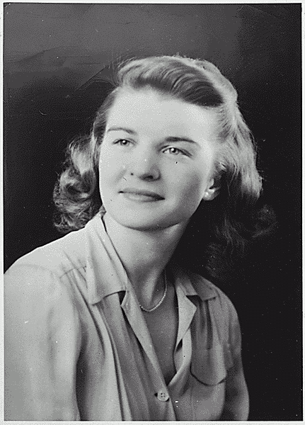 H0015-4. Betty Bloomer Warren at age 24. 1942