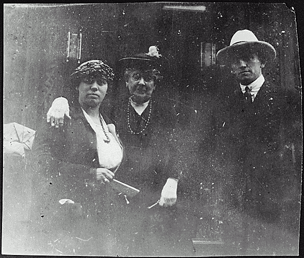 H0018-4. Dorothy Ayer Gardner Ford and Gerald R. Ford, Sr. flank Adele Augusta Ayer Gardner, grandmother of Gerald R. Ford, Jr. 1920.