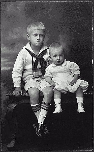 H0019-2 and H0067-14. Gerald R. Ford, Jr. poses with his half-brother Tom Ford. 1919.