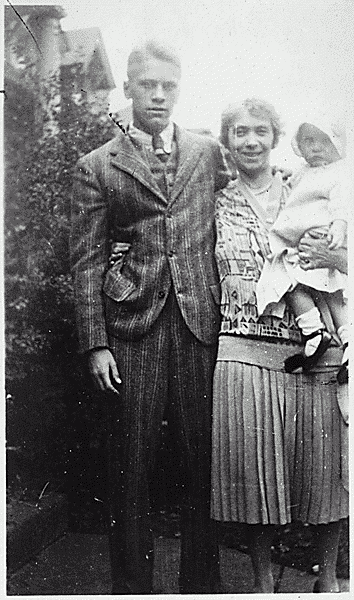 H0026-1. Gerald R. Ford, Jr. with his mother Dorothy Gardner Ford and half-brother Jim Ford. 1928.