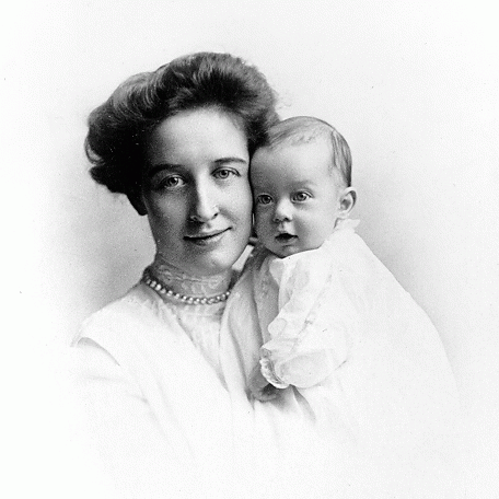 H0067-12. Hortense Neahr Bloomer with an infant, possibly William S. Bloomer, Jr. 1911.
